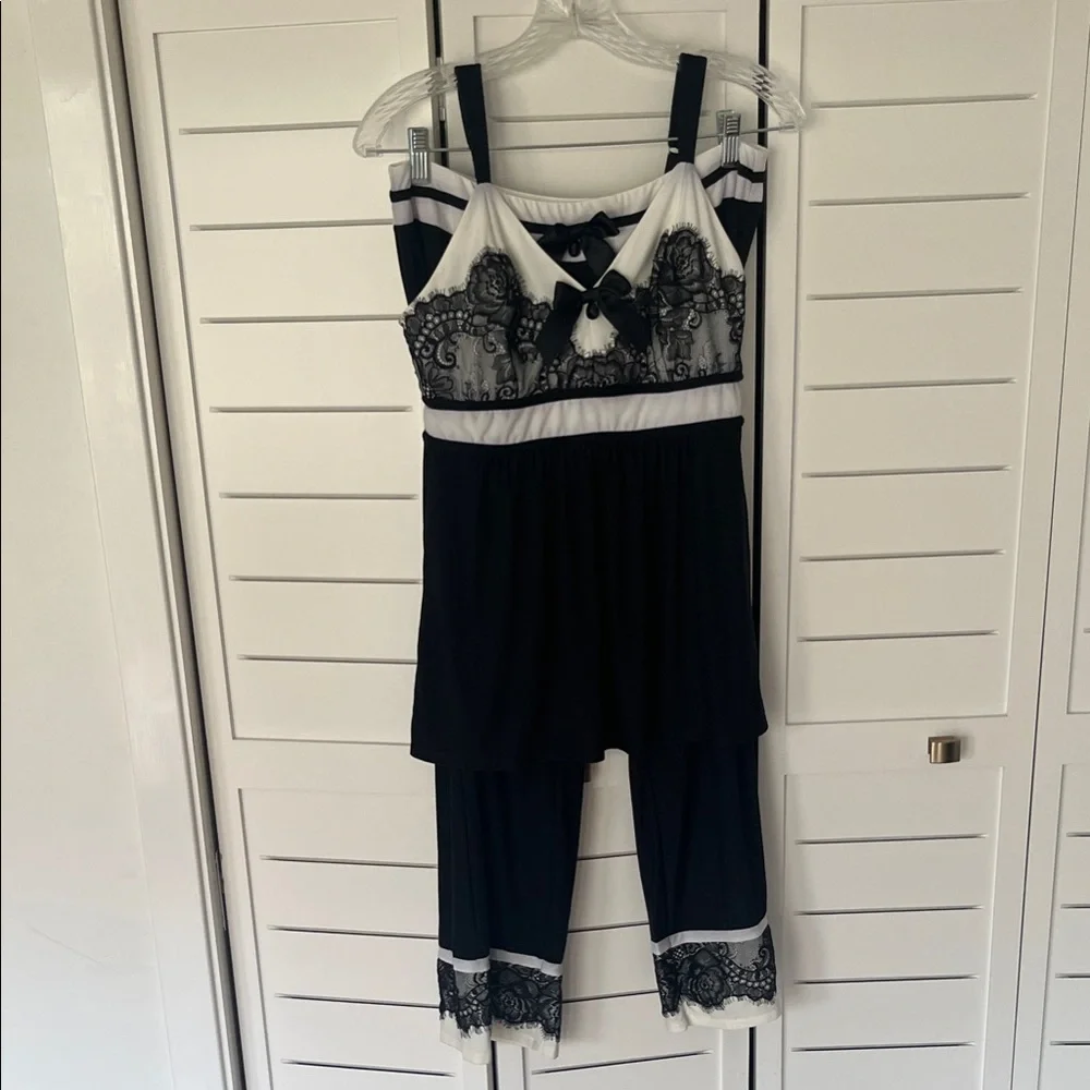 Soma Black and White w Lace and Jewel Detail Pajama Set Sz M - Picture 9 of 14